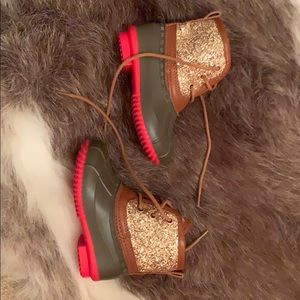 Duck boots. Toddler size 5